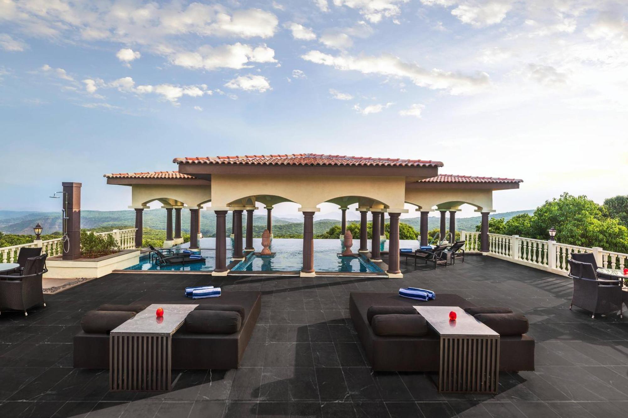 Le Meridien Mahabaleshwar Resort & Spa Esterno foto